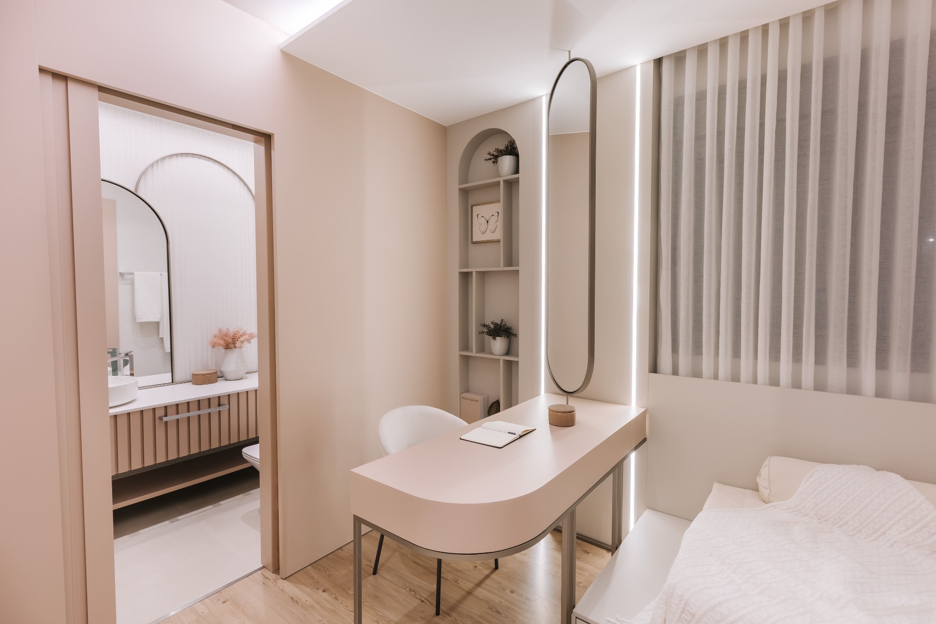 Quarto com home office